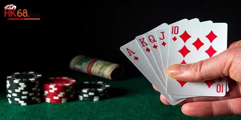 Dùng 4 cây tứ quý áp đảo tất cả thành viên còn lại